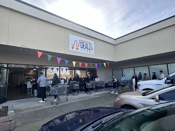 Dealz 4 Less in Kent, WA storefront